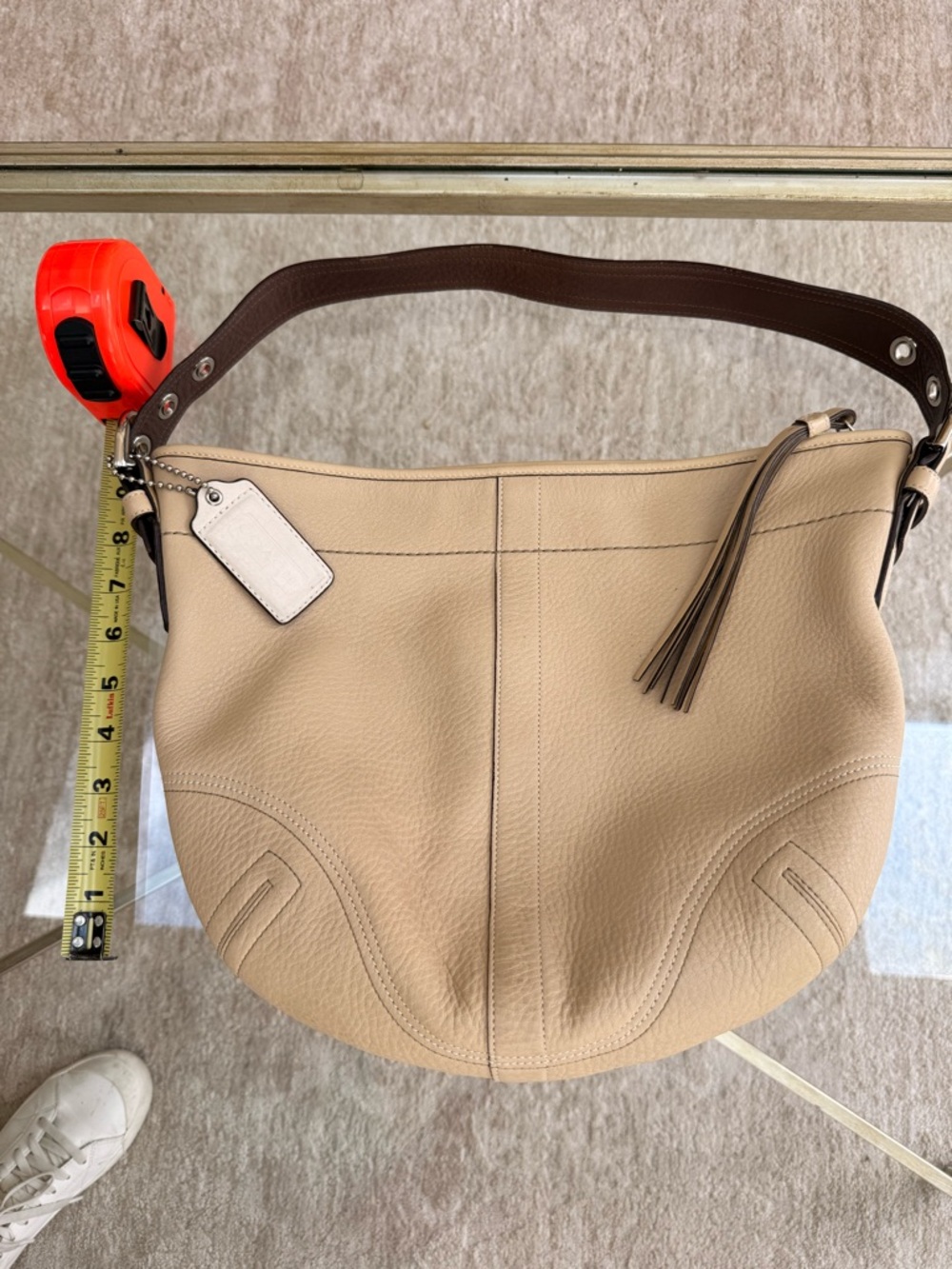 Vintage Coach Soho large Leather Hobo Shoulder Bag with reversible strap.